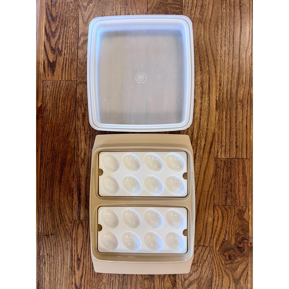 4 pc Vintage Tan Tupperware Deviled Egg Keeper Tray Carrying Set Holder Server